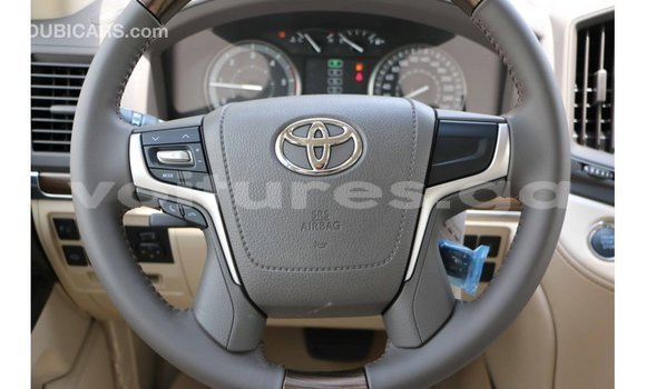 Acheter Import Voiture Toyota Land Cruiser Blanc à Import - Dubai, Estuaire Acheter Import Voiture Toyota Land Cruiser Blanc à Import - Dubai, Estuaire