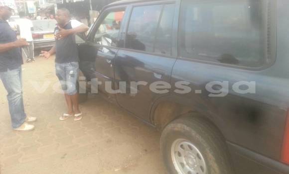 Sayi Na hannu Nissan Patrol Black Mota in Libreville a estuary Sayi Na hannu Nissan Patrol Black Mota in Libreville a estuary