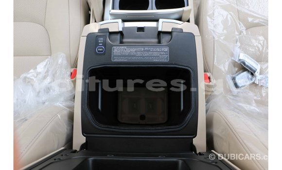 Acheter Import Voiture Toyota Land Cruiser Blanc à Import - Dubai, Estuaire Acheter Import Voiture Toyota Land Cruiser Blanc à Import - Dubai, Estuaire