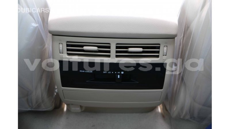 Big with watermark toyota land cruiser estuary import dubai 5389