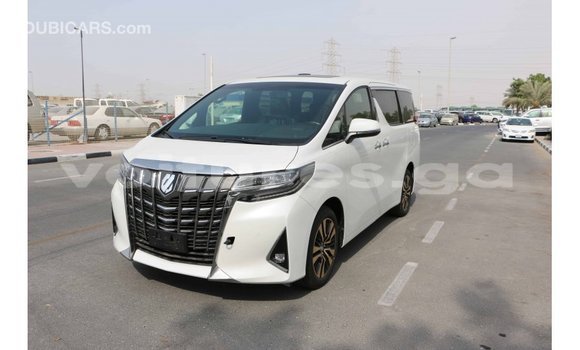 Acheter Import Voiture Toyota Alphard Blanc à Import - Dubai, Estuaire Acheter Import Voiture Toyota Alphard Blanc à Import - Dubai, Estuaire