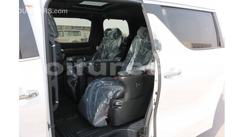 Big with watermark toyota alphard estuary import dubai 5390