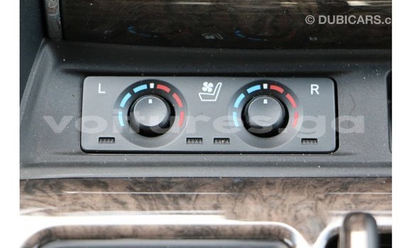 Acheter Import Voiture Toyota Alphard Blanc à Import - Dubai, Estuaire Acheter Import Voiture Toyota Alphard Blanc à Import - Dubai, Estuaire