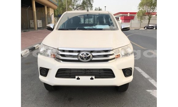 Sayi Imported Toyota Hilux White Mota in Import - Dubai a estuary Sayi Imported Toyota Hilux White Mota in Import - Dubai a estuary