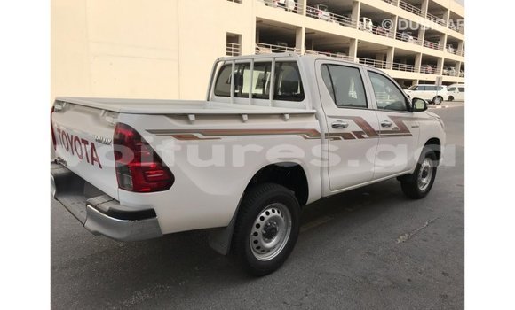 Sayi Imported Toyota Hilux White Mota in Import - Dubai a estuary Sayi Imported Toyota Hilux White Mota in Import - Dubai a estuary