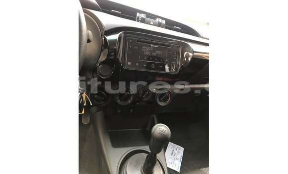 Sayi Imported Toyota Hilux White Mota in Import - Dubai a estuary Sayi Imported Toyota Hilux White Mota in Import - Dubai a estuary