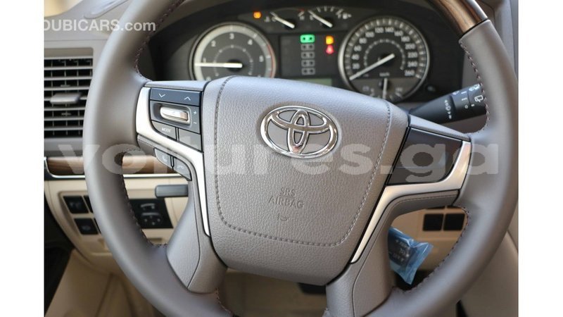 Big with watermark toyota land cruiser estuary import dubai 5392