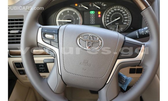 Acheter Import Voiture Toyota Land Cruiser Blanc à Import - Dubai, Estuaire Acheter Import Voiture Toyota Land Cruiser Blanc à Import - Dubai, Estuaire
