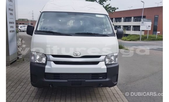 Acheter Import Voiture Toyota Hiace Blanc à Import - Dubai, Estuaire Acheter Import Voiture Toyota Hiace Blanc à Import - Dubai, Estuaire