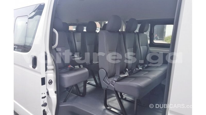 Big with watermark toyota hiace estuary import dubai 5393