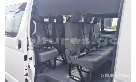 Acheter Import Voiture Toyota Hiace Blanc à Import - Dubai, Estuaire Acheter Import Voiture Toyota Hiace Blanc à Import - Dubai, Estuaire