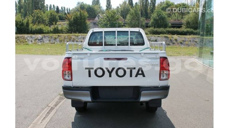 Big with watermark toyota hilux estuary import dubai 5394