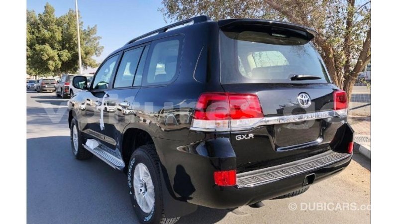 Big with watermark toyota land cruiser estuary import dubai 5395