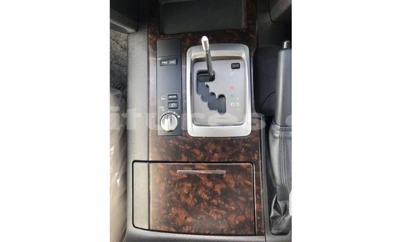 Acheter Import Voiture Toyota Land Cruiser Noir à Import - Dubai, Estuaire Acheter Import Voiture Toyota Land Cruiser Noir à Import - Dubai, Estuaire