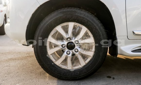 Acheter Import Voiture Toyota Land Cruiser Blanc à Import - Dubai, Estuaire Acheter Import Voiture Toyota Land Cruiser Blanc à Import - Dubai, Estuaire