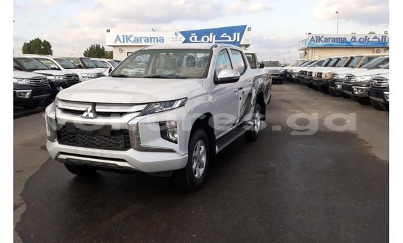 Acheter Import Voiture Mitsubishi L200 Blanc à Import - Dubai, Estuaire Acheter Import Voiture Mitsubishi L200 Blanc à Import - Dubai, Estuaire