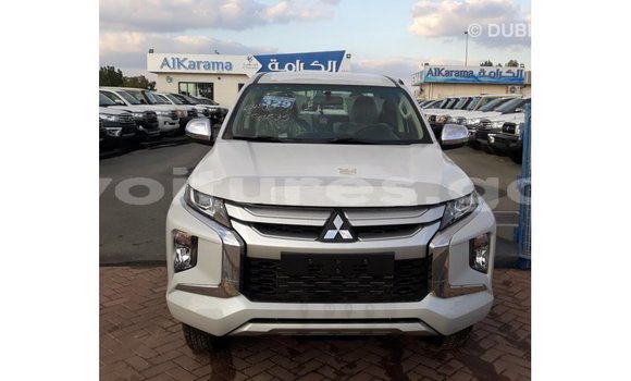 Acheter Import Voiture Mitsubishi L200 Blanc à Import - Dubai, Estuaire Acheter Import Voiture Mitsubishi L200 Blanc à Import - Dubai, Estuaire
