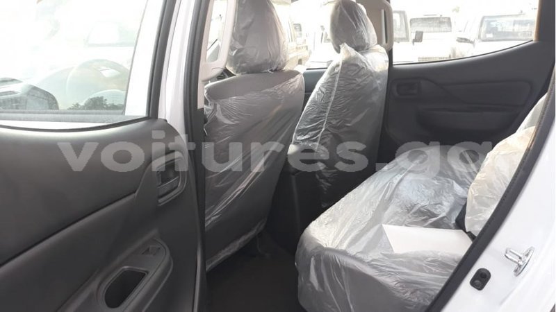 Big with watermark mitsubishi l200 estuary import dubai 5399