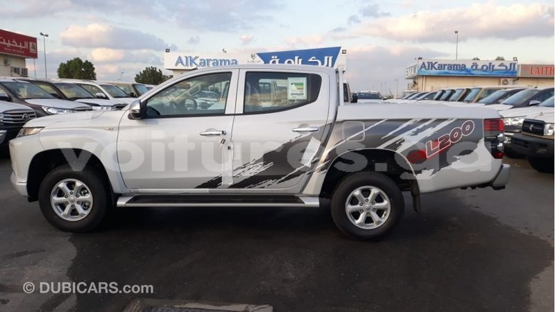 Big with watermark mitsubishi l200 estuary import dubai 5401