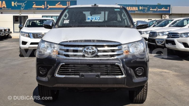 Big with watermark toyota hilux estuary import dubai 5403