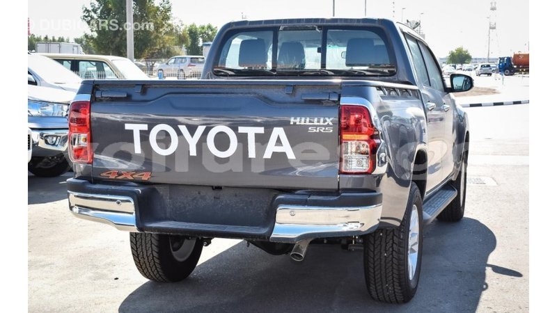 Big with watermark toyota hilux estuary import dubai 5403