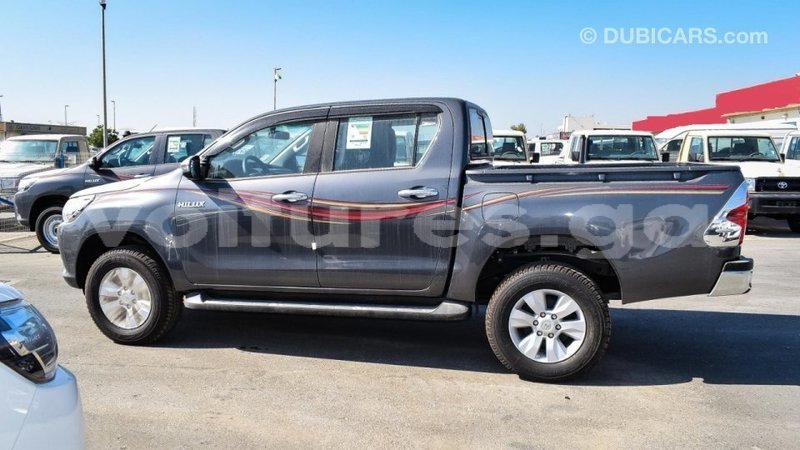 Big with watermark toyota hilux estuary import dubai 5403