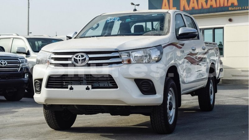 Big with watermark toyota hilux estuary import dubai 5404