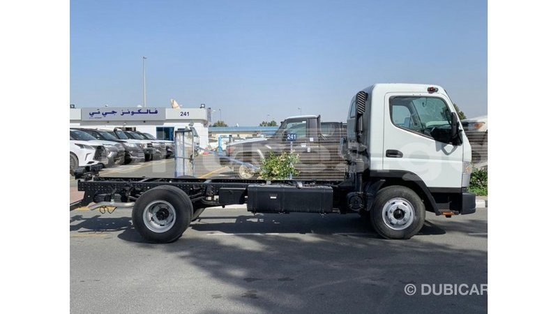 Big with watermark mitsubishi i estuary import dubai 5405