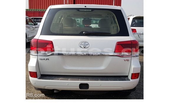 Acheter Import Voiture Toyota Land Cruiser Blanc à Import - Dubai, Estuaire Acheter Import Voiture Toyota Land Cruiser Blanc à Import - Dubai, Estuaire