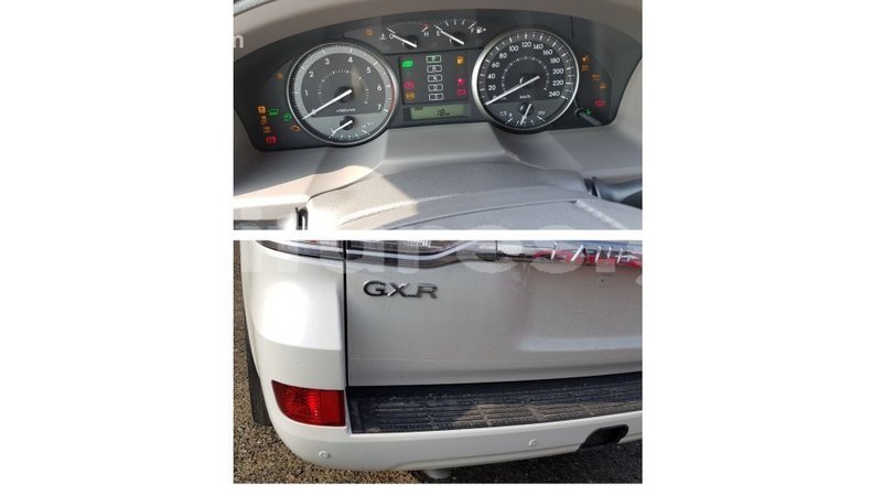 Big with watermark toyota land cruiser estuary import dubai 5409