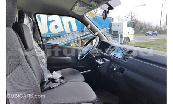 Acheter Import Voiture Toyota Hiace Blanc à Import - Dubai, Estuaire Acheter Import Voiture Toyota Hiace Blanc à Import - Dubai, Estuaire