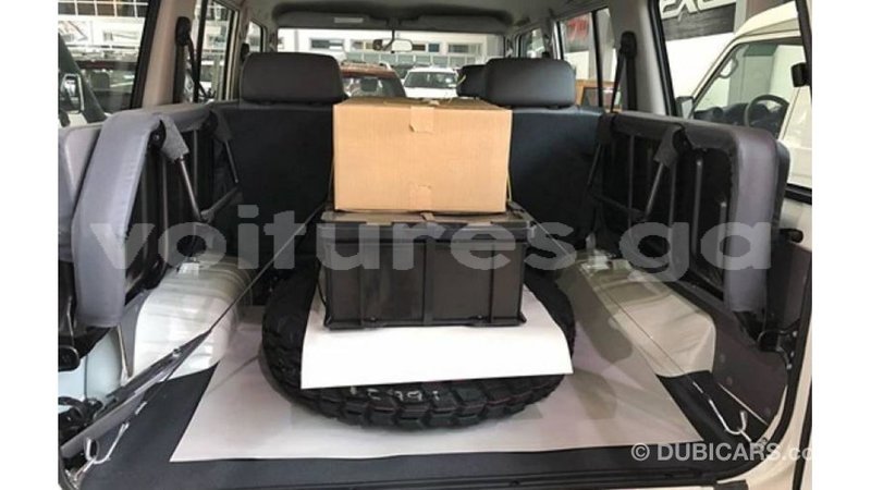 Big with watermark toyota land cruiser estuary import dubai 5412