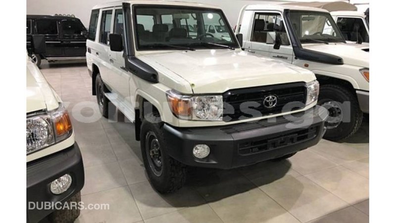 Big with watermark toyota land cruiser estuaire import dubai 5412