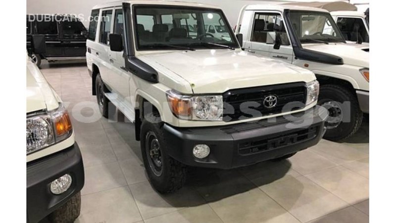 Big with watermark toyota land cruiser estuary import dubai 5412