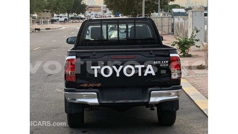 Big with watermark toyota hilux estuary import dubai 5414