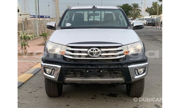 Acheter Import Voiture Toyota Hilux Noir à Import - Dubai, Estuaire Acheter Import Voiture Toyota Hilux Noir à Import - Dubai, Estuaire