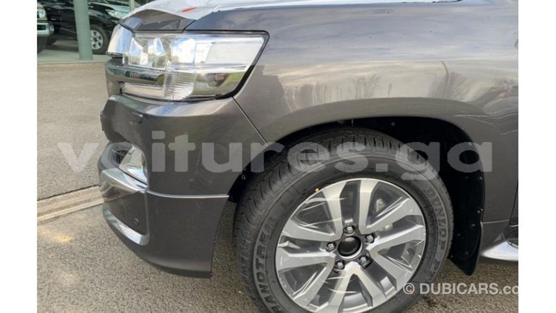 Big with watermark toyota land cruiser estuaire import dubai 5416