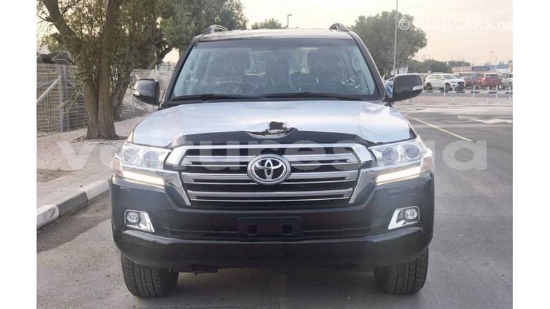 Big with watermark toyota land cruiser estuary import dubai 5418