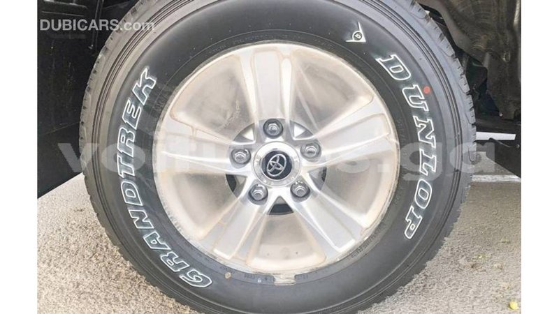 Big with watermark toyota land cruiser estuaire import dubai 5418