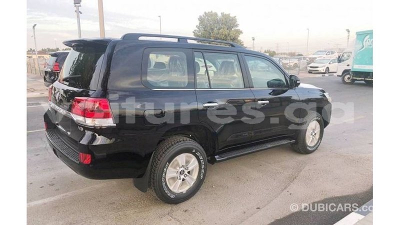 Big with watermark toyota land cruiser estuary import dubai 5418