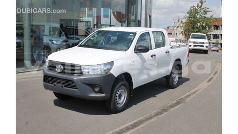 Big with watermark toyota hilux estuaire import dubai 5419