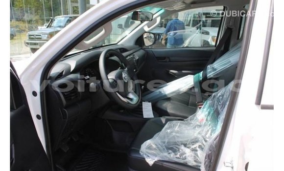 Sayi Imported Toyota Hilux White Mota in Import - Dubai a estuary Sayi Imported Toyota Hilux White Mota in Import - Dubai a estuary