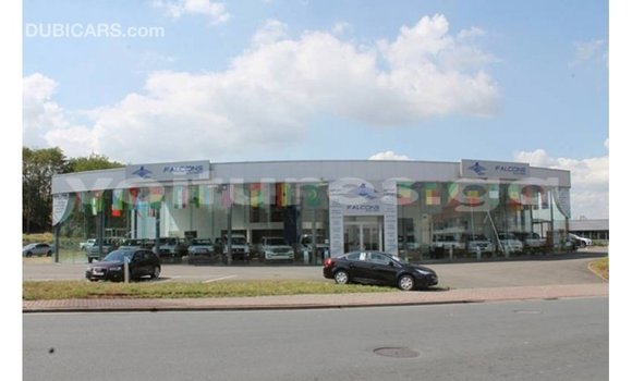 Sayi Imported Toyota Hilux White Mota in Import - Dubai a estuary Sayi Imported Toyota Hilux White Mota in Import - Dubai a estuary