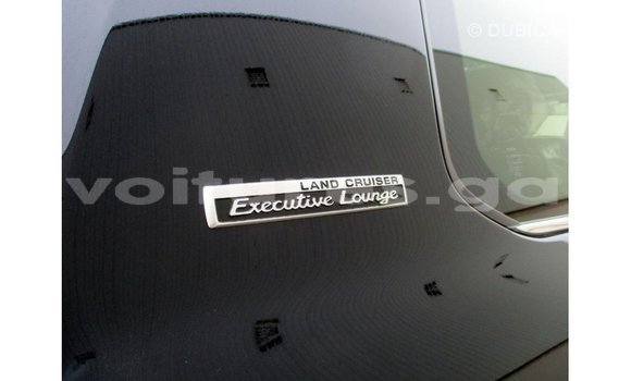 Acheter Import Voiture Toyota Land Cruiser Noir à Import - Dubai, Estuaire Acheter Import Voiture Toyota Land Cruiser Noir à Import - Dubai, Estuaire