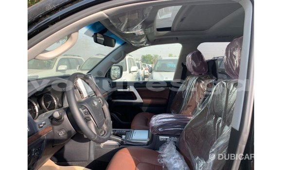 Acheter Import Voiture Toyota Land Cruiser Noir à Import - Dubai, Estuaire Acheter Import Voiture Toyota Land Cruiser Noir à Import - Dubai, Estuaire