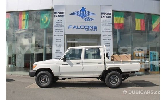 Sayi Imported Toyota Land Cruiser White Mota in Import - Dubai a estuary Sayi Imported Toyota Land Cruiser White Mota in Import - Dubai a estuary