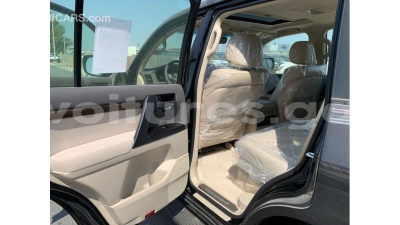 Big with watermark toyota land cruiser estuary import dubai 5425