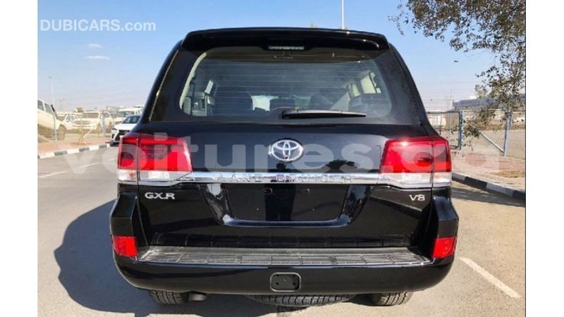 Big with watermark toyota land cruiser estuary import dubai 5427