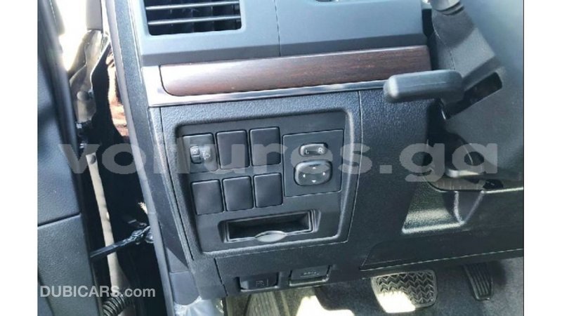 Big with watermark toyota land cruiser estuary import dubai 5427