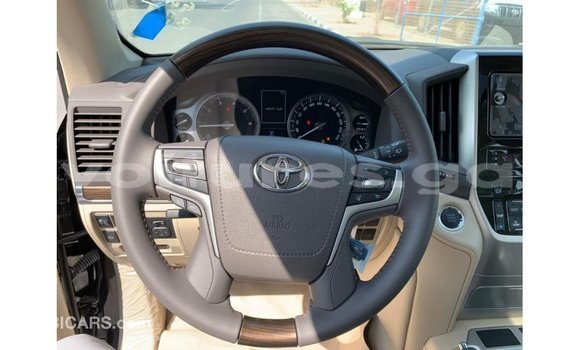 Acheter Import Voiture Toyota Land Cruiser Noir à Import - Dubai, Estuaire Acheter Import Voiture Toyota Land Cruiser Noir à Import - Dubai, Estuaire